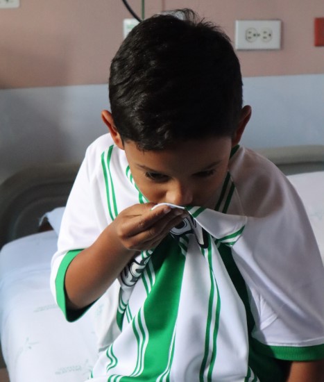 Niño en hospital