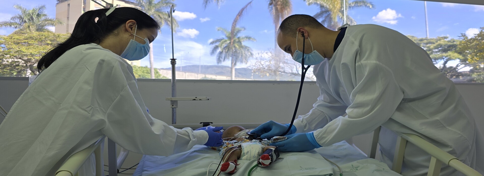 Banner de simposio de pediatría 2026